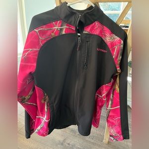 Realtree Pink Camouflage Jacket for Ladies. Size 4-6. Pink and Black color.